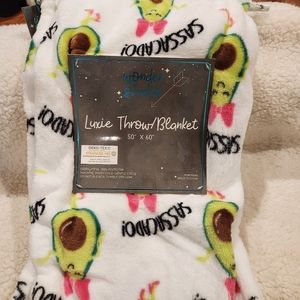 NEW Wonder Studio Ms. Sassacado - Avocado Throw/Blanket 🥑 ♥️